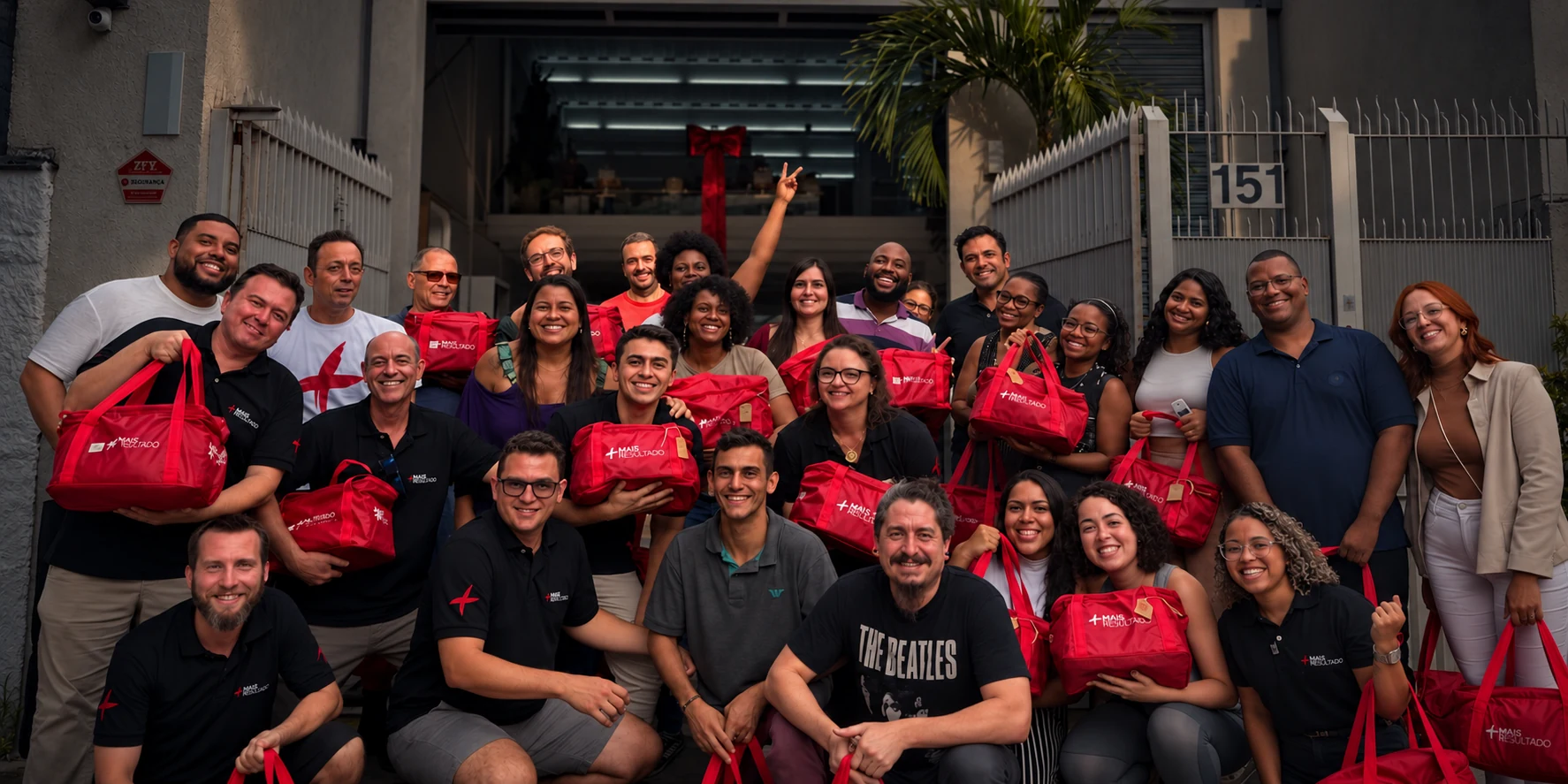 Equipe da Agência Mais Resultado reunida na sede